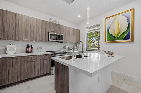 8321 Central Park Boulevard, Doral FL - photo 11 of 81