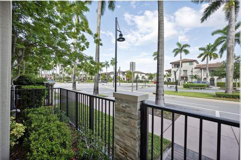 8321 Central Park Boulevard, Doral FL - photo 7 of 81