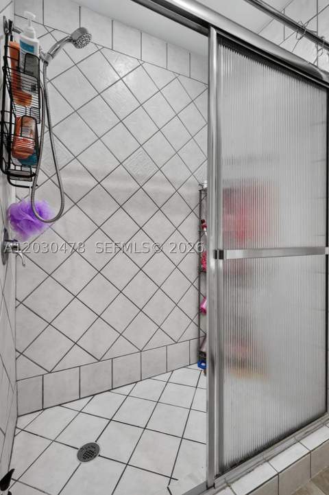 18240 NE 8th Ave, North Miami Beach FL - photo 19 of 66