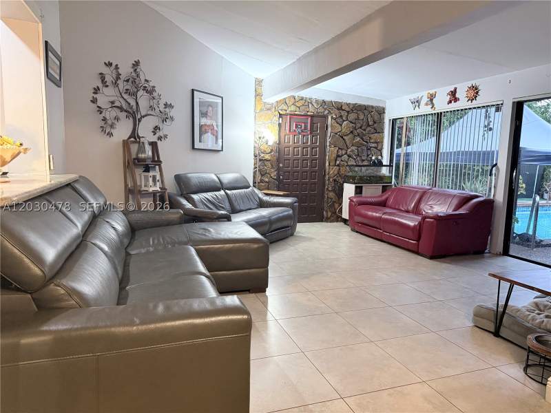 3 bedroom SingleFamilyResidence at 18240 NE 8th Ave, Pickwick Lake Ests Sec 2, North Miami Beach — photo 2