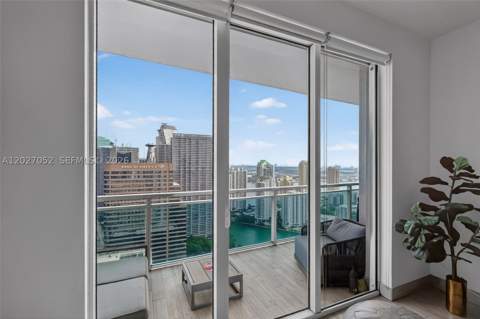 950 Brickell Bay Dr 4504, Miami FL - photo 6 of 28