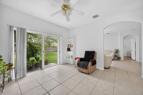 14215 SW 156th Avenue N, Miami FL - photo 14 of 47