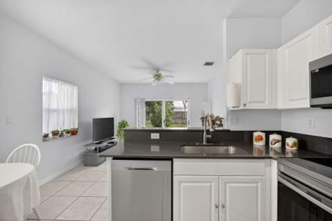 14215 SW 156th Avenue N, Miami FL - photo 20 of 47