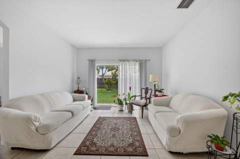 14215 SW 156th Avenue N, Miami FL - photo 7 of 47