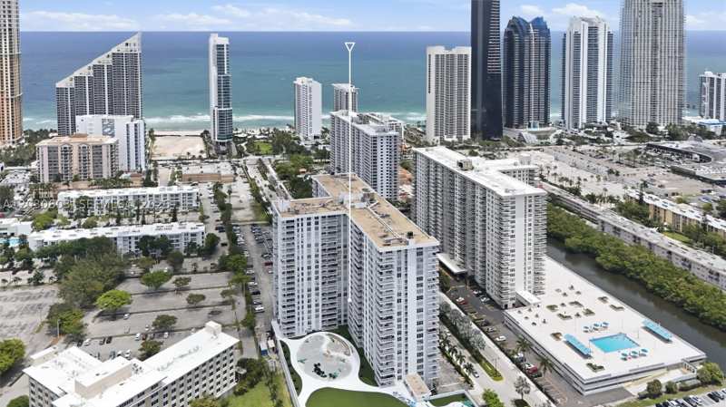 2 bedroom Condominium at 231 174th St 901, Winston Towers 400 Condo, Sunny Isles Beach — photo 1