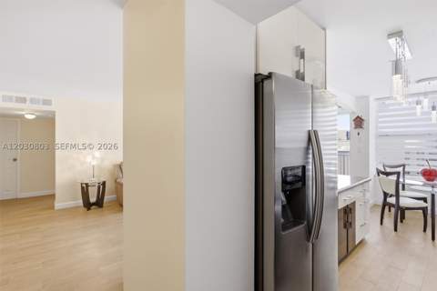 231 174th St 901, Sunny Isles Beach FL - photo 10 of 23