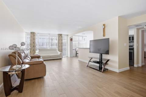 231 174th St 901, Sunny Isles Beach FL - photo 14 of 23
