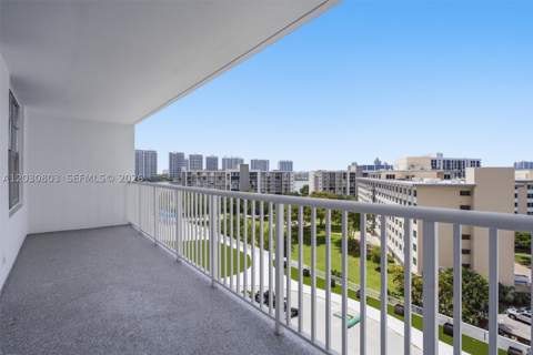 231 174th St 901, Sunny Isles Beach FL - photo 19 of 23