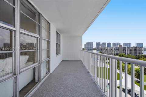 231 174th St 901, Sunny Isles Beach FL - photo 22 of 23