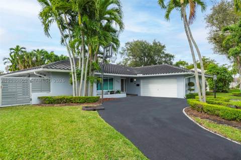 19040 S Saint Andrews Dr, Hialeah FL - photo 9 of 23
