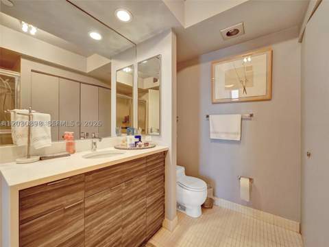20281 E Country Club Dr 1609, Aventura FL - photo 13 of 14
