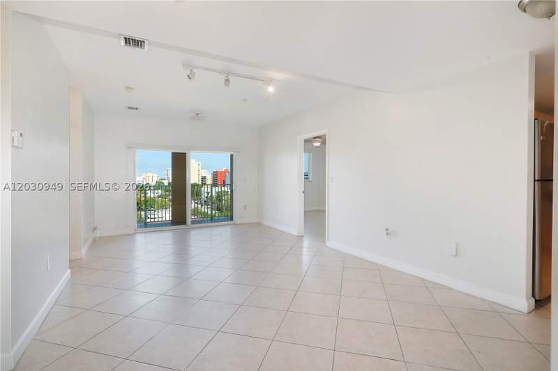 2 bedroom Condominium at 2280 SW 32nd Ave 605, Shamrock By The Gables Co, Miami — photo 4