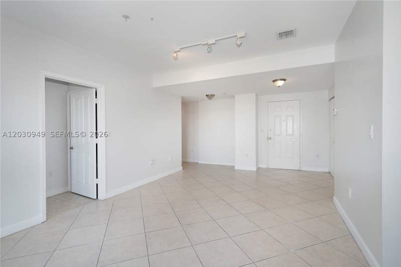 2 bedroom Condominium at 2280 SW 32nd Ave 605, Shamrock By The Gables Co, Miami — photo 5