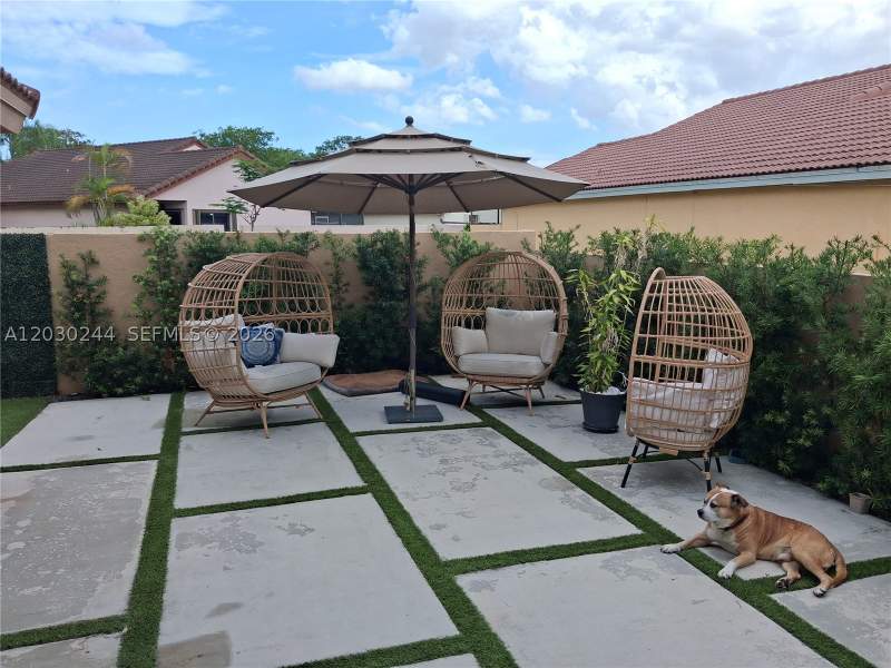 3 bedroom SingleFamilyResidence at 17531 NW 62nd Pl N, The Moors Sec 1, Hialeah — photo 4