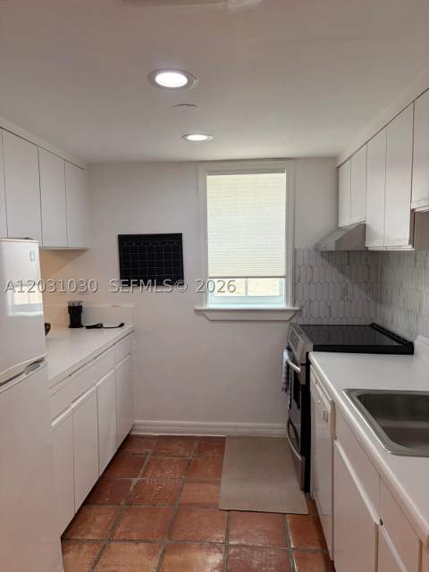 1308 Drexel Ave 311, Miami Beach FL - photo 24 of 32