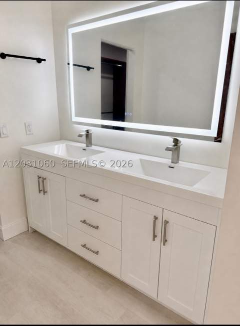 18145 NW 61st Ave, Hialeah FL - photo 10 of 25