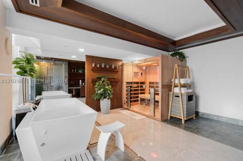 5875 Collins Ave 501, Miami Beach FL - photo 21 of 38