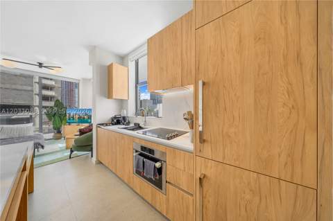 11 NE 6th St 301, Miami FL - photo 9 of 30