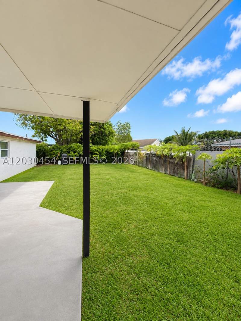 4 bedroom SingleFamilyResidence at 20600 SW 118th Pl, South Miami Heights Addn, Miami — photo 2