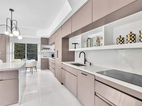8052 NW 161st Ter, Miami Lakes FL - photo 13 of 49