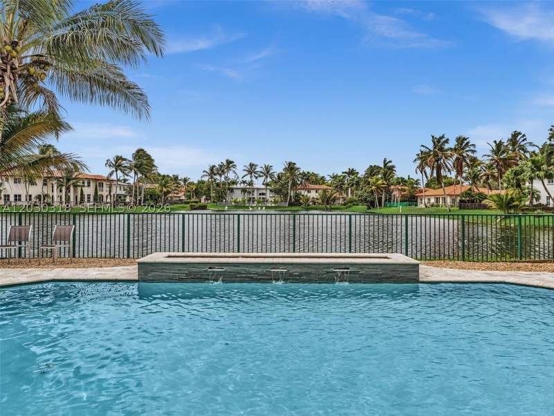 6 bedroom SingleFamilyResidence at 8052 NW 161st Ter, Silvercrest Lake Estates, Miami Lakes — photo 3
