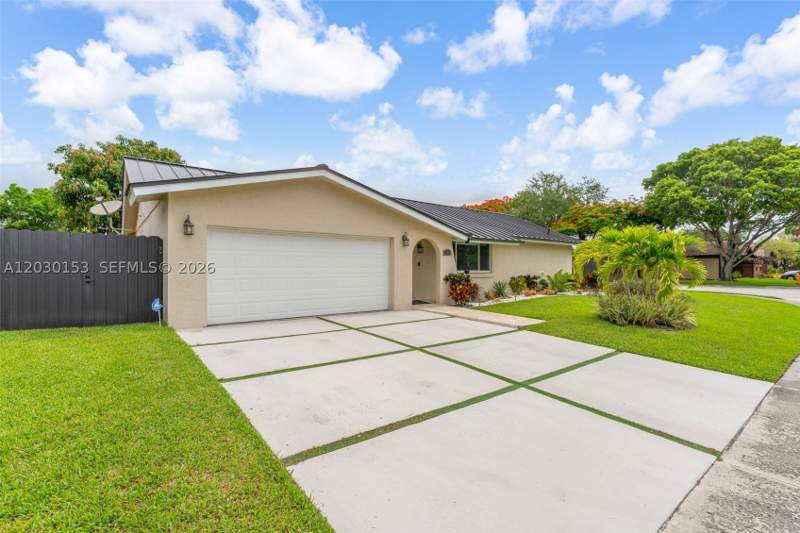4 bedroom SingleFamilyResidence at 11375 SW 113th Ter, Killian Pines 1st Addn, Miami — photo 2