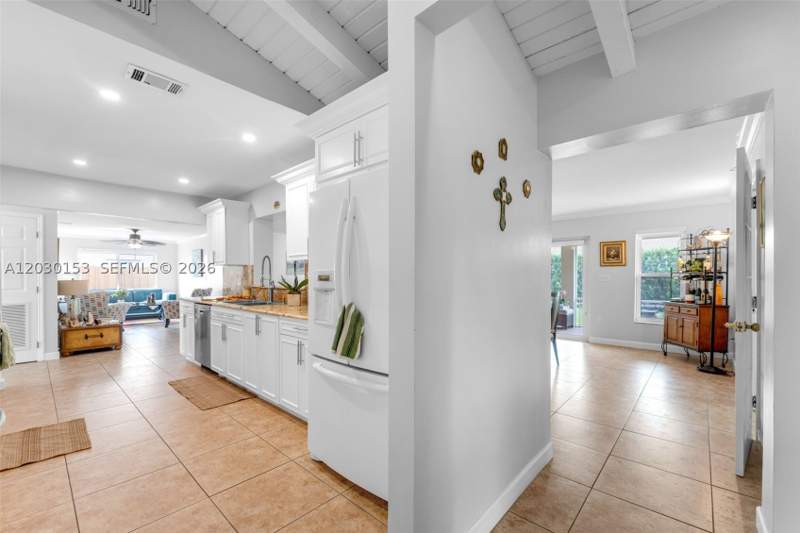 4 bedroom SingleFamilyResidence at 11375 SW 113th Ter, Killian Pines 1st Addn, Miami — photo 5