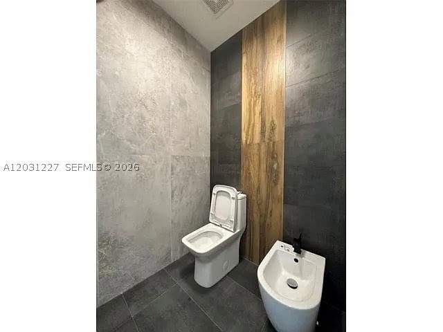 3 bedroom SingleFamilyResidence at 8042 NW 114th Pl, Doral Isles North Sec Two, Doral — photo 2