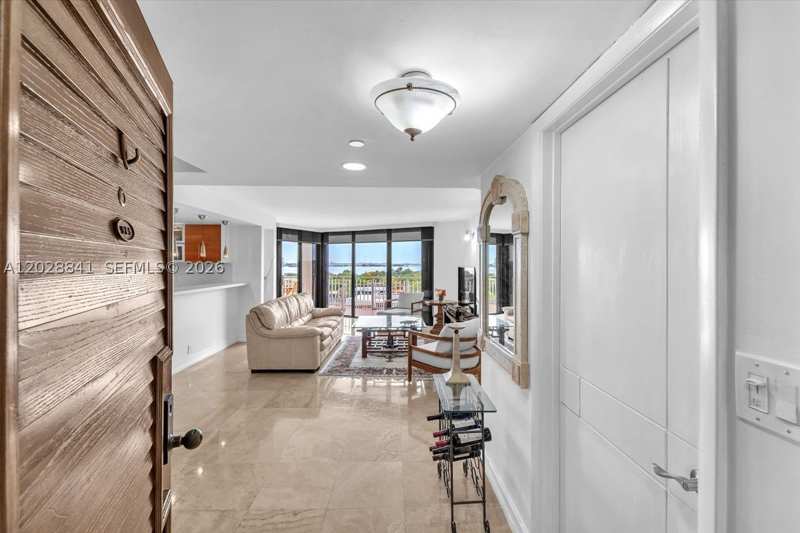 1 bedroom Condominium at 2000 Towerside Ter 908, Towers Of Quayside Condo, Miami — photo 1