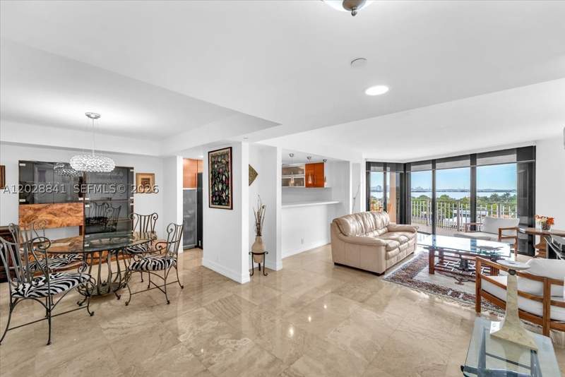 1 bedroom Condominium at 2000 Towerside Ter 908, Towers Of Quayside Condo, Miami — photo 5