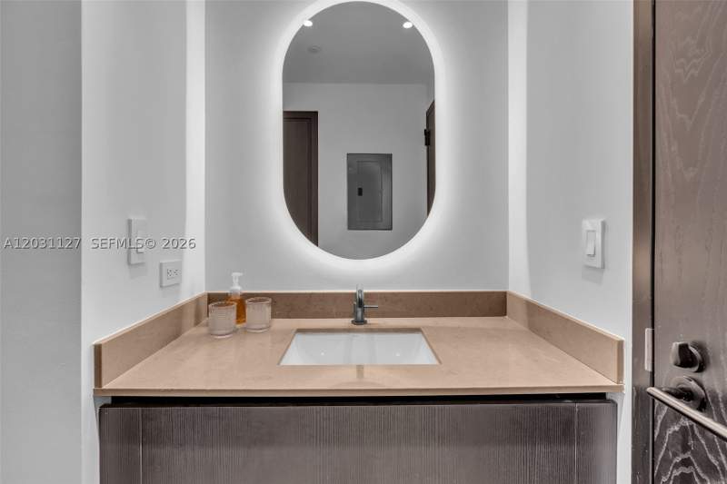 0 bedroom Condominium at 20 NE 11th St 3106B, E11even hotel, Miami — photo 3