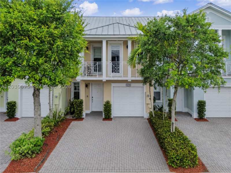 3 bedroom Townhouse at 10718 NW 76th Ln, Reserve At Doral East, Doral — photo 1