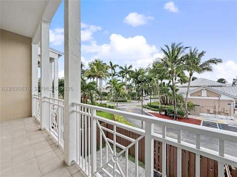 10718 NW 76th Ln, Doral FL - photo 23 of 36