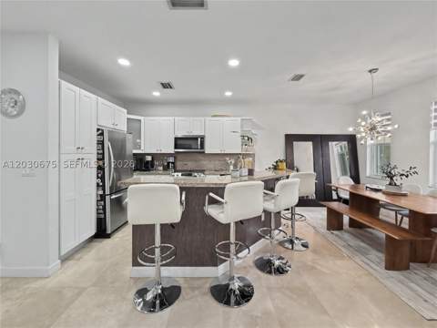 10718 NW 76th Ln, Doral FL - photo 9 of 36