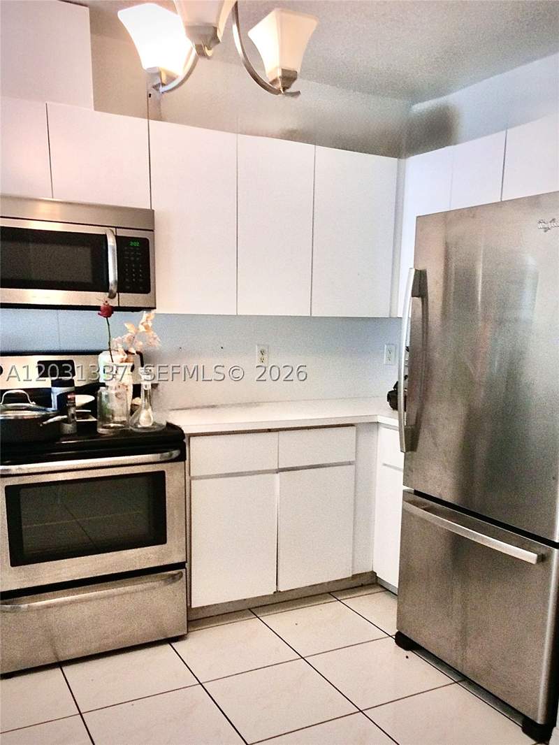 4 bedroom SingleFamilyResidence at 18003 SW 138th Ct, Caribe Sub, Miami — photo 4