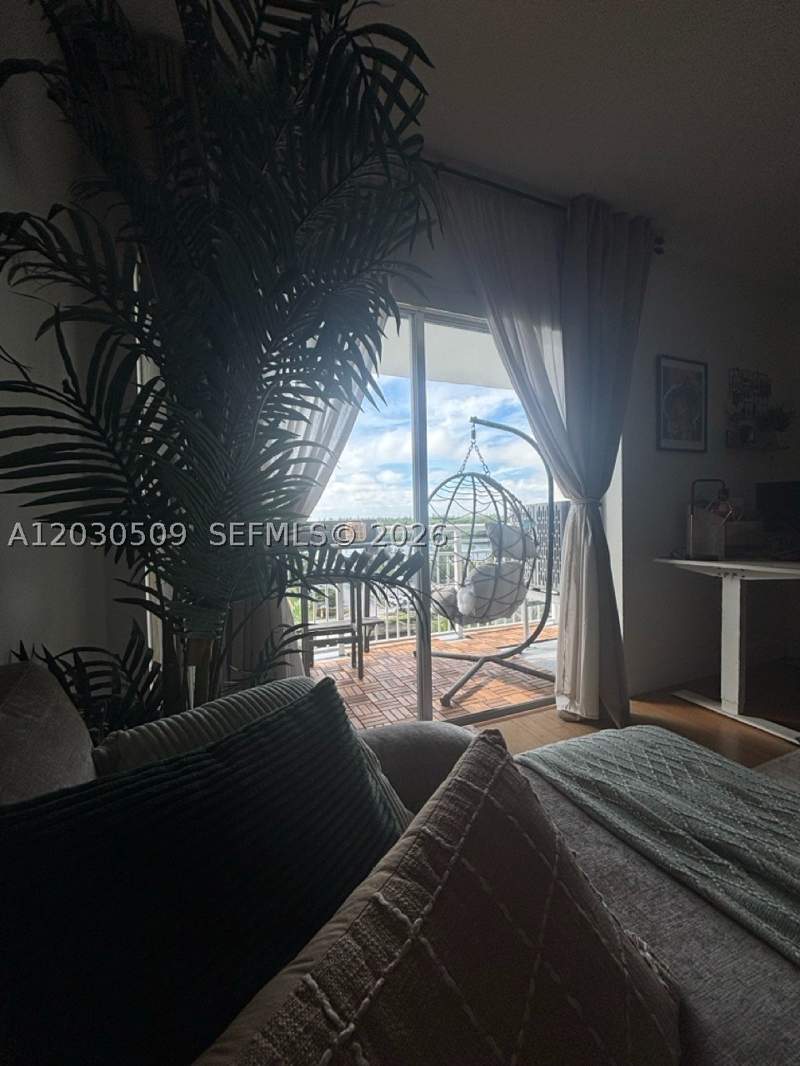 1 bedroom Condominium at 400 Kings Point Dr 622, Coastal Towers Condo, Sunny Isles Beach — photo 4