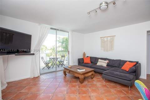 1801 S Treasure Dr 321, North Bay Village FL - photo 12 of 32