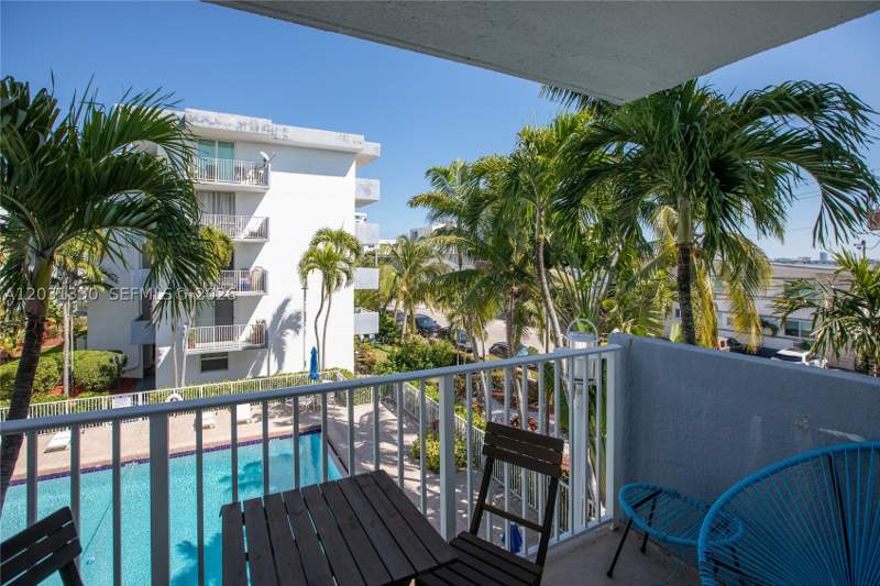 3 bedroom Condominium at 1801 S Treasure Dr 321, North Bay Villas Condo, North Bay Village — photo 2
