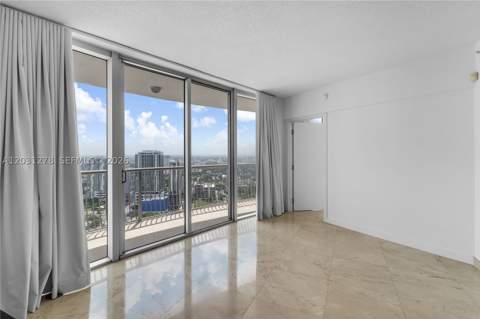 1750 N Bayshore Dr 4414, Miami FL - photo 6 of 37