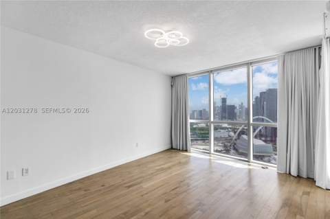 1750 N Bayshore Dr 4414, Miami FL - photo 8 of 37