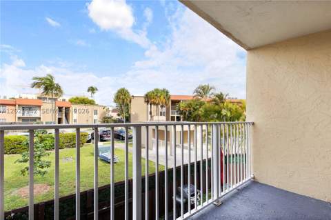 5201 Geneva Way 211, Doral FL - photo 15 of 34