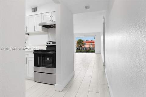 5201 Geneva Way 211, Doral FL - photo 6 of 34