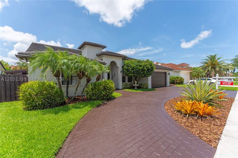 4 bedroom SingleFamilyResidence at 15341 SW 114th Ter, Revised Plat Of Hammocks, Miami — photo 3