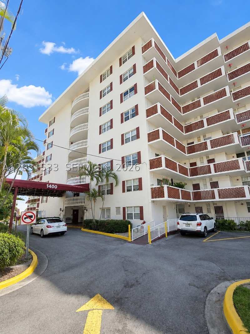 1 bedroom Condominium at 3660 NE 166th St 805, Eastern Shores White Hous, North Miami Beach — photo 1
