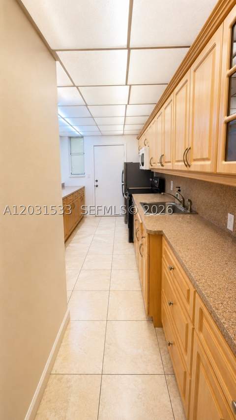 3660 NE 166th St 805, North Miami Beach FL - photo 9 of 17