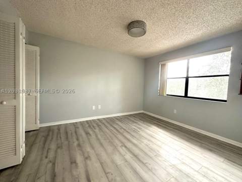 601 Ives Dairy Rd 401-8, Miami FL - photo 20 of 63