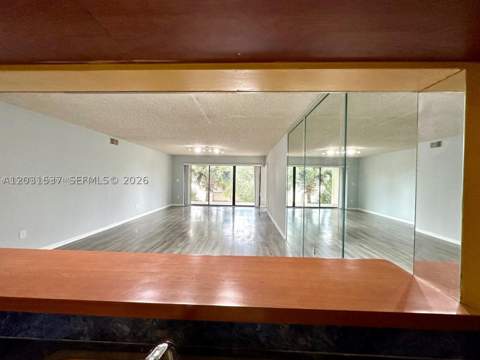 601 Ives Dairy Rd 401-8, Miami FL - photo 7 of 63