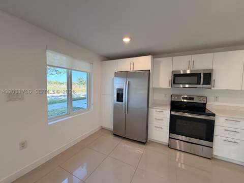 25823 SW 145th Ave 25823, Homestead FL - photo 8 of 33