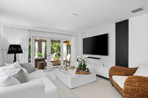 2752 SW 11th St, Miami FL - photo 10 of 37