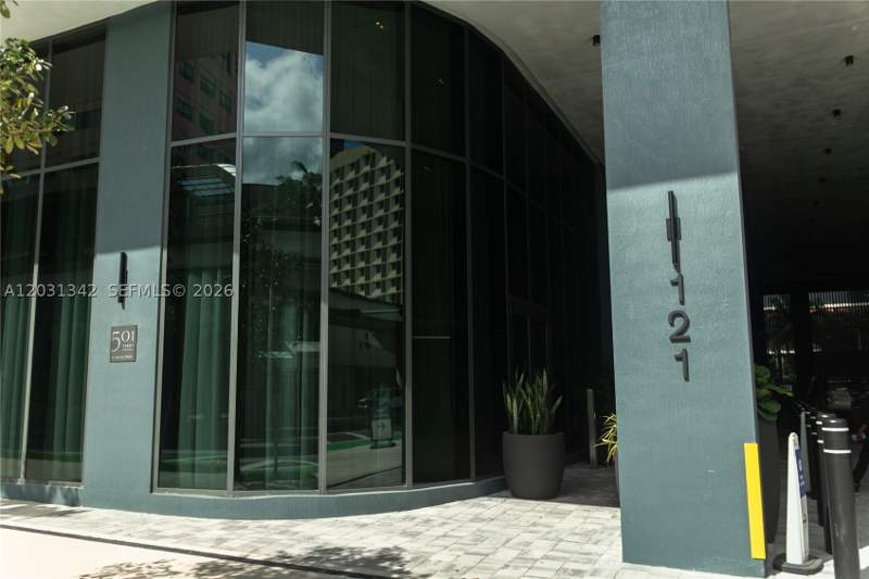 0 bedroom Condominium at 121 NE 5th St 1012A, 501 First Residences, Miami — photo 2